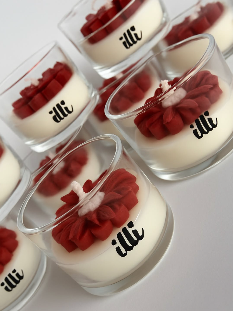 Illi Bloom Candle – Red Floral Edition