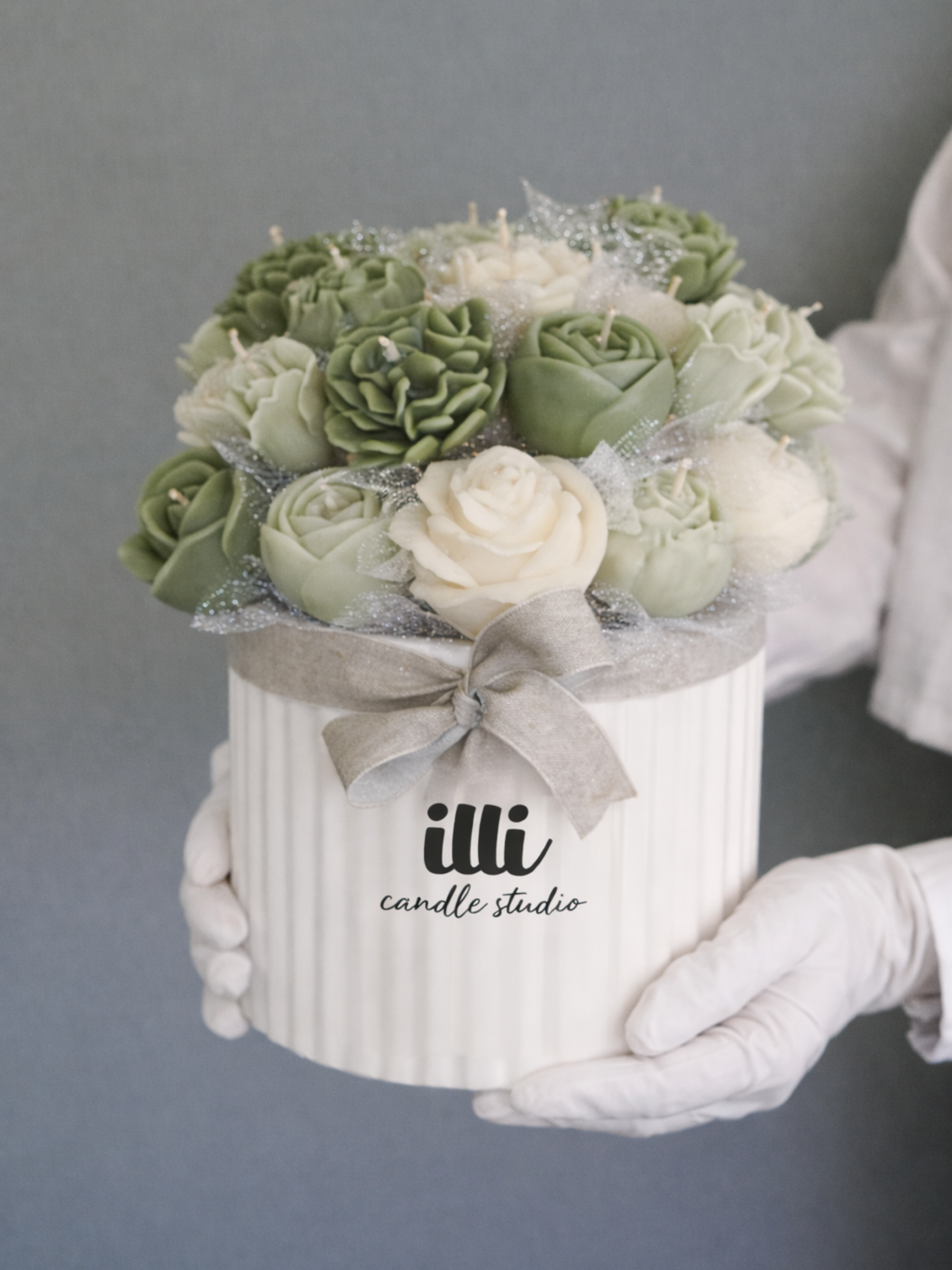 lli Floral Bouquet Candle